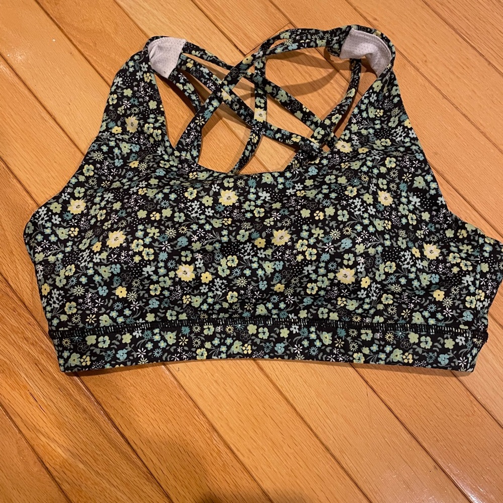 Senita daisy lattice sports bra
